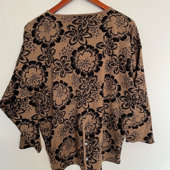 Adrienne Vittadini Tan Black Floral Knit Sweater Size Large - Picture 3 of 5